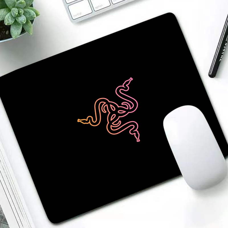 Gaming Accessories Laptop - แผ่นรองเมาส์เรเซอร์สุดหรู ลายอนิเมะ สำหรับเกมเมอร์ แผ่นรองโต๊ะสำหรับเล่นเกมพีซี ตู้เกมมิ่ง แล็ปท็อป